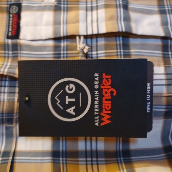 WRANGLER, NWT, MENS PLAID SHIRT, SIZE XL, FRONT POCKET, AND HIDDEN ZIP P… - Picture 2 of 11
